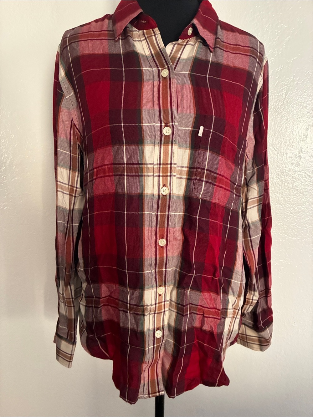 Women’s Size SM Levi’s Button Down Shirt